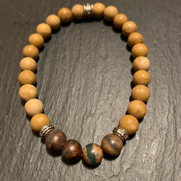 Shell and Beaded Necklace with Beaded Bracelet - Picture 5 of 8